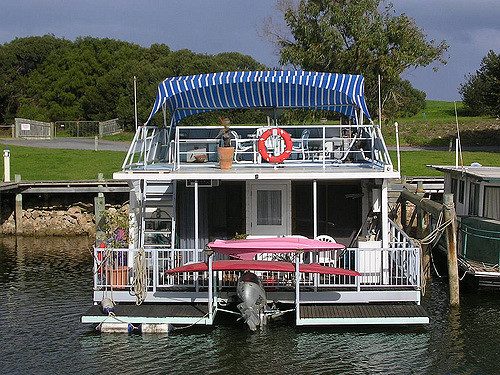 Houseboats Gold Coast - Luxury Houseboat Holidays You Won't Forget!