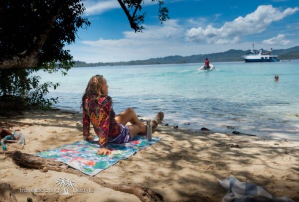 Tesalate Beach Towel | Travel Boating Lifestyle