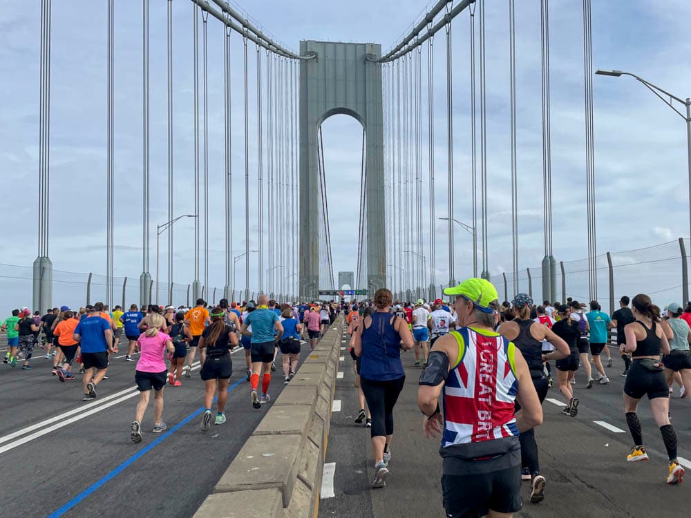 New York Marathon starts on the Verrazano Bridge from Staten Island